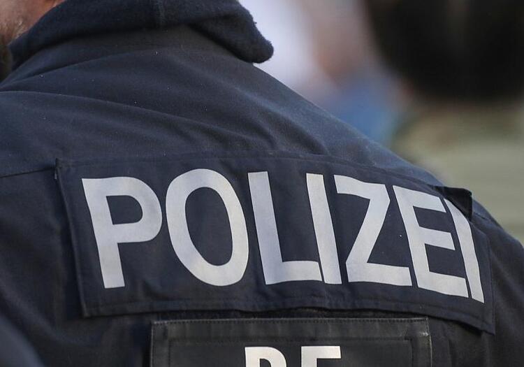 Sportflugzeug stürzt am Niederrhein in Wohnhaus - zwei Tote