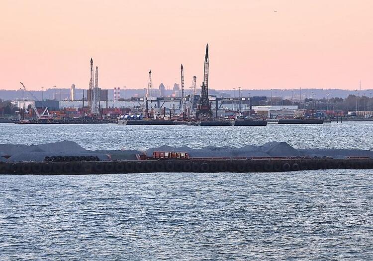 Haseloff befürchtet höheren CO2-Ausstoß bei Industrie-Abwanderung