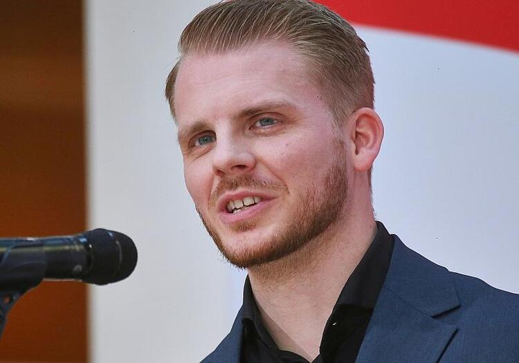 Klüssendorf weist CDU-Kritik an Stromsteuer-Entscheidung zurück