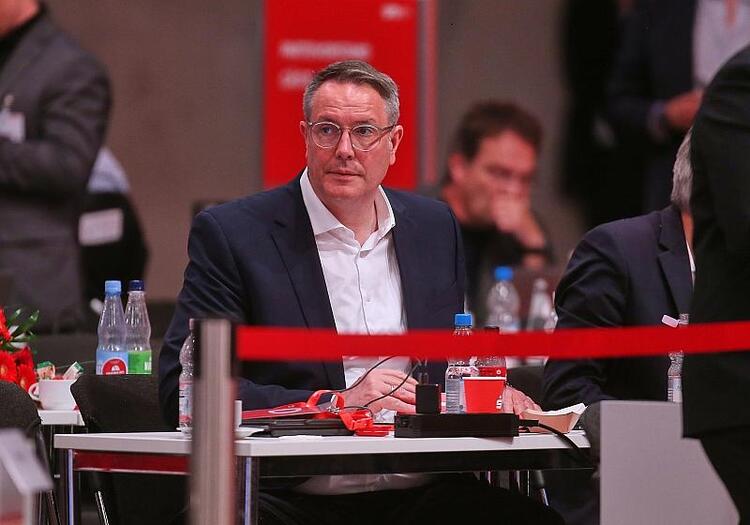 Schweitzer kritisiert CDU für Infragestellen der Stromsteuer-Pläne