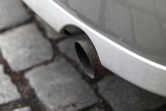 Hagel: Verbrennerende für Firmenflotten ''praxisferner Irrweg''