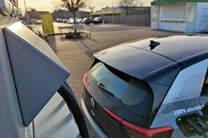 ADAC kritisiert hohe Preise für Ad-hoc-Laden an Autobahnen