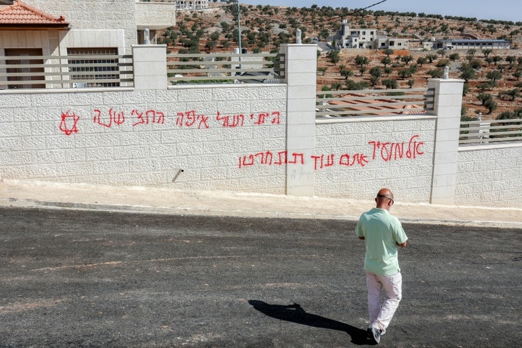 Autonomiebehörde: Israelische Siedler greifen Dorf im Westjordanland an