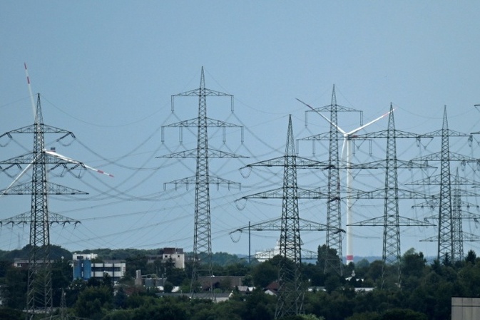 CO2-Ausstoß durch Energieproduktion deutlich gesunken - Straßenverkehr stagniert