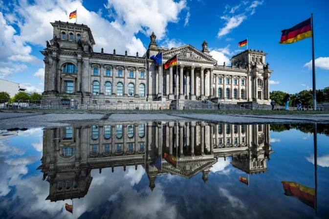 Gericht: Autofahrer kann nicht auf Durchfahrt hinter dem Reichstag bestehen