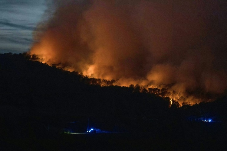 Schwerster Waldbrand des Sommers: Mindestens ein Todesopfer in Südfrankreich