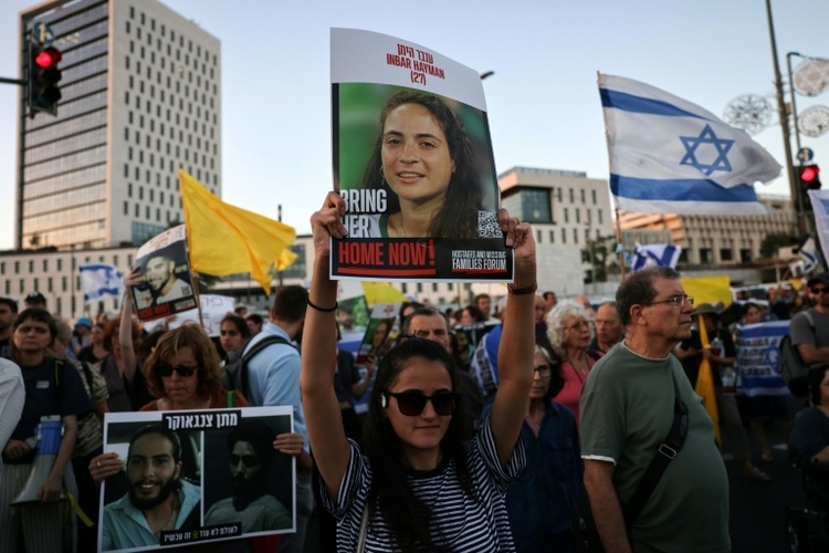 Hunderte Menschen demonstrieren vor Netanjahus Amtssitz für Ende des Gaza-Kriegs