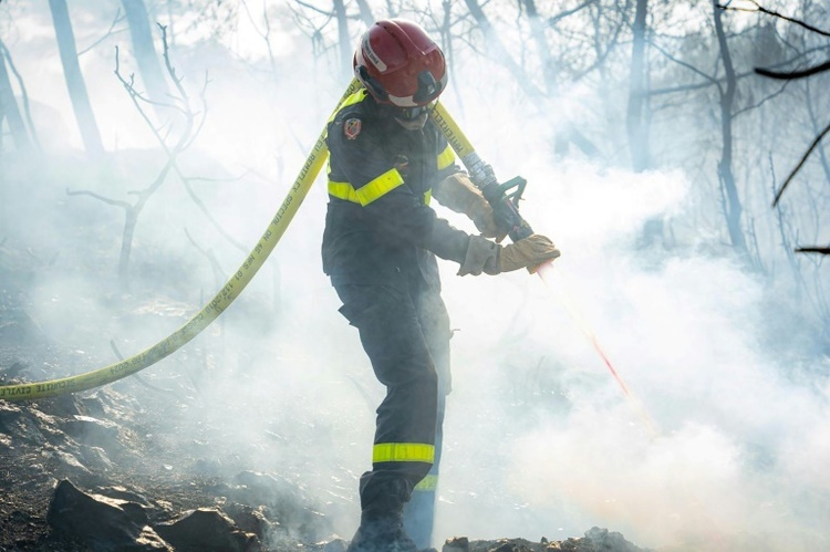Riesiger Waldbrand in Südfrankreich unter Kontrolle - aber noch lange nicht gelöscht