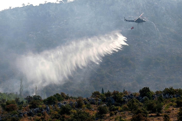 Soldat stirbt bei Brandbekämpfung in Montenegro - Mehrere Häuser zerstört