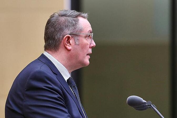 Schweitzer und Neubaur beharren auf einheitlichem Strompreis