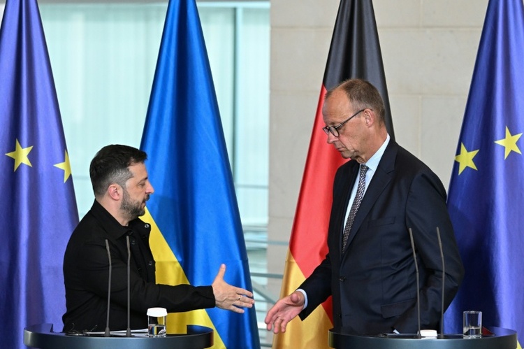 Ukraine-Gespräche: Selenskyj, Merz und andere europäische Politiker besuchen Trump