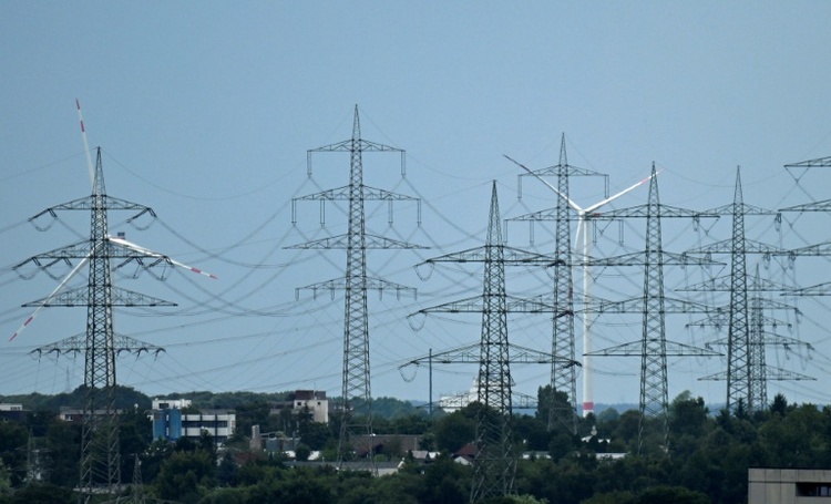 Gesetzentwurf: Strompreise sollen 2026 über Zuschuss zu Übertragungsnetzkosten sinken