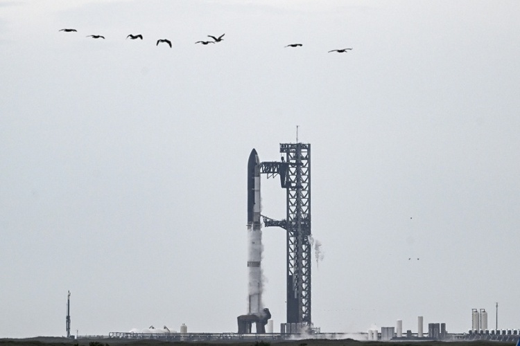 Nach mehreren gescheiterten Versuchen: Erfolgreicher Test für SpaceX-Riesenrakete