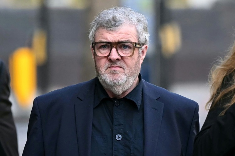Bruder von Liam und Noel Gallagher wegen Vergewaltigungsvorwürfen vor Gericht