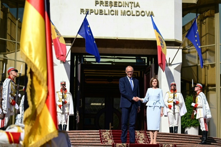 Europäer stärken Moldau einen Monat vor Parlamentswahl den Rücken