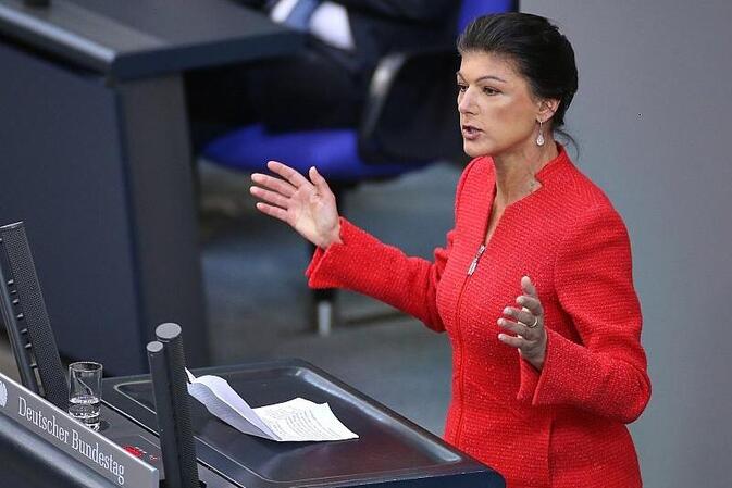 Wagenknecht: ''Deutschland steckt tief in der Merzession''
