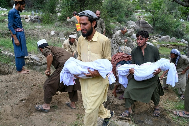 Trauer um 1400 Tote nach Erdbeben in  Afghanistan - Nachbeben der Stärke 5,2