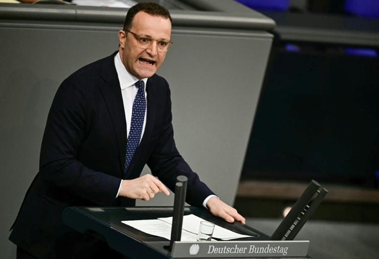 Spahn für Mitfinanzierung von Atomwaffen in Frankreich und Großbritannien