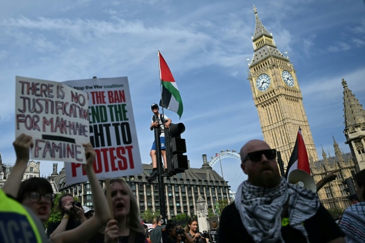Fast 900 Festnahmen bei Protest für verbotene pro-palästinensische Gruppe in London