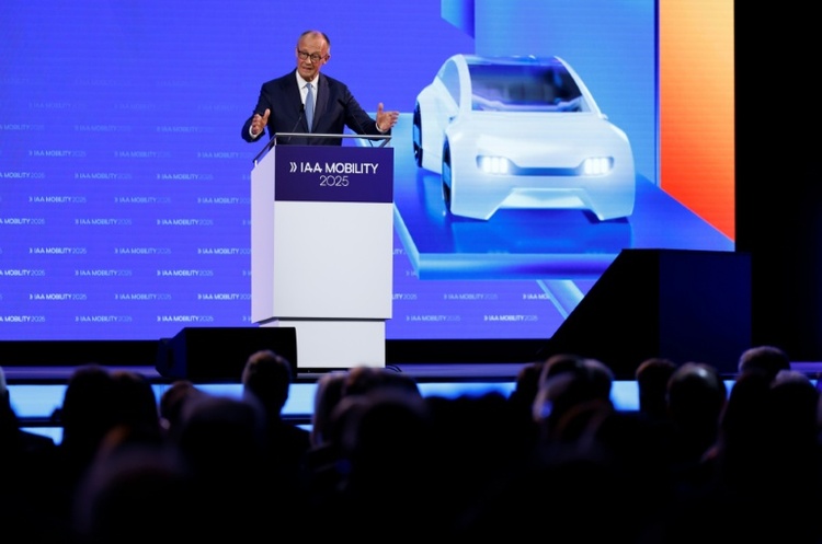 Merz auf IAA: 