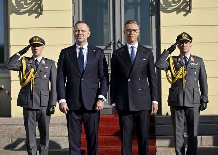 Polen schließt Grenze zu Belarus wegen Militärmanöver mit Russland