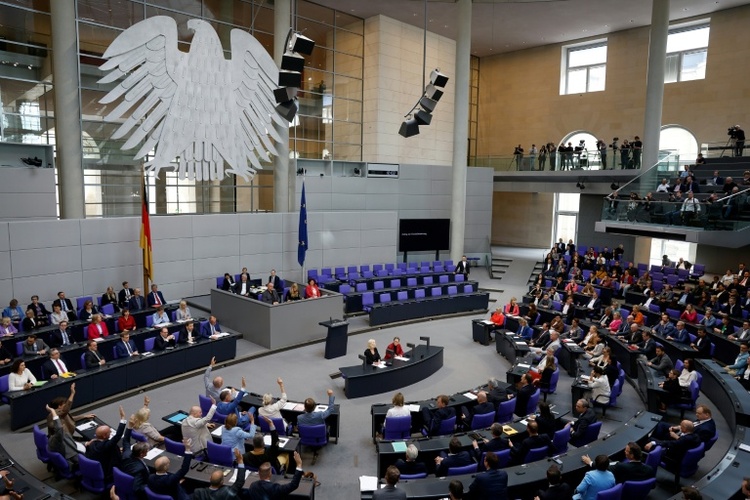 Bundestag berät Nutzung von Infrastruktur-Sondervermögen für Länder und Kommunen