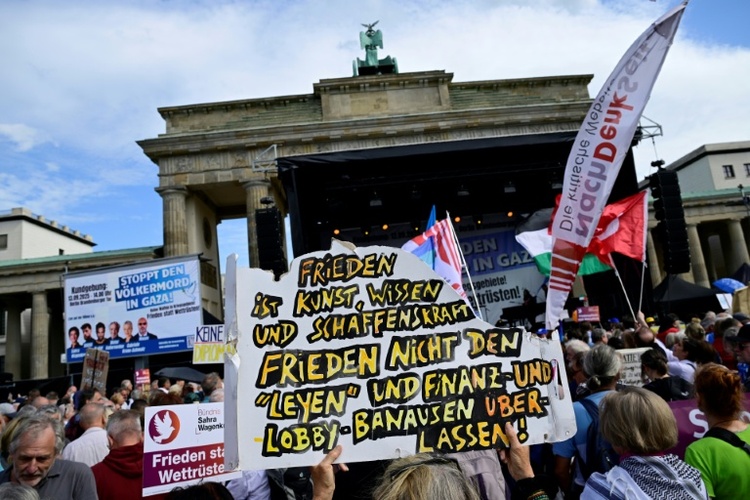 Tausende Menschen nehmen an Gaza-Friedensdemo in Berlin teil