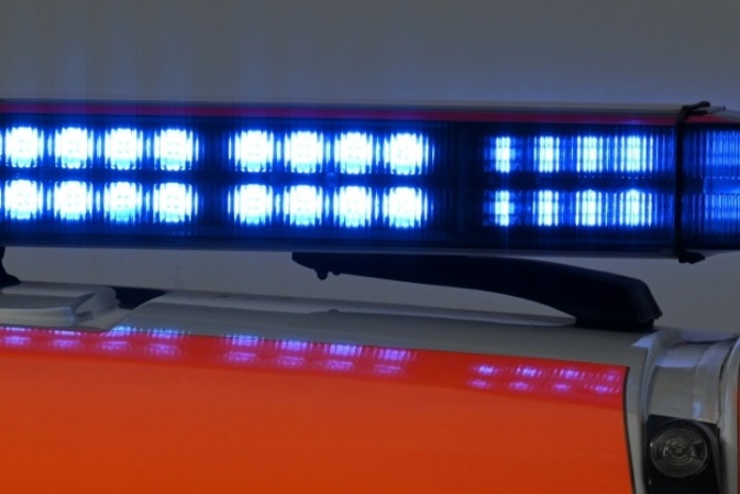 Niedersachsen: Mann schwimmt Auto in Hafenbecken hinterher und ertrinkt