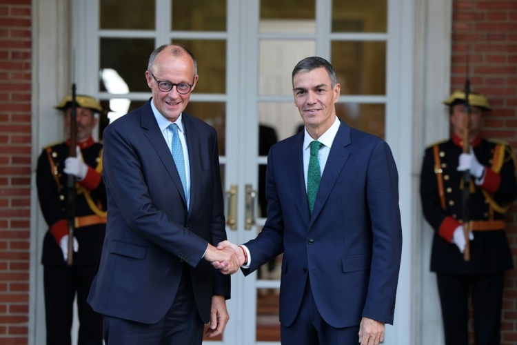 Merz in Madrid: Meinungsverschiedenheiten zu Gaza-Krieg bei Antrittsbesuch bei Sánchez