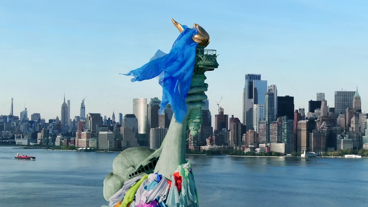 Reju macht globale Textilabfälle auf der Climate Week NYC mit AR an berühmten Sehenswürdigkeiten sic
