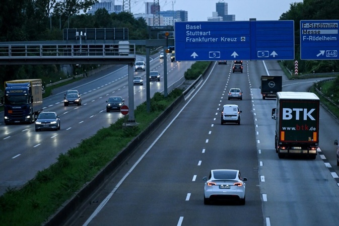 Verkehrsminister Schnieder will mehr Geld für Aus- und Neubau von Straßen