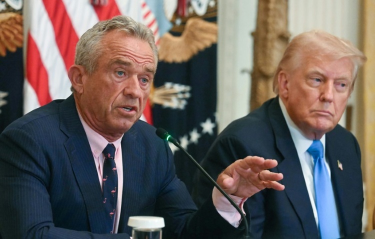 Trump gibt umstrittene Empfehlungen zu Paracetamol und Impfung Neugeborener ab