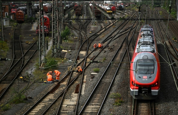Staatsschutz ermittelt: Kabelbeschädigungen an Bahnstrecken in Nordrhein-Westfalen