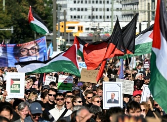Zehntausende Menschen demonstrieren in Berlin für Ende des Gaza-Krieges
