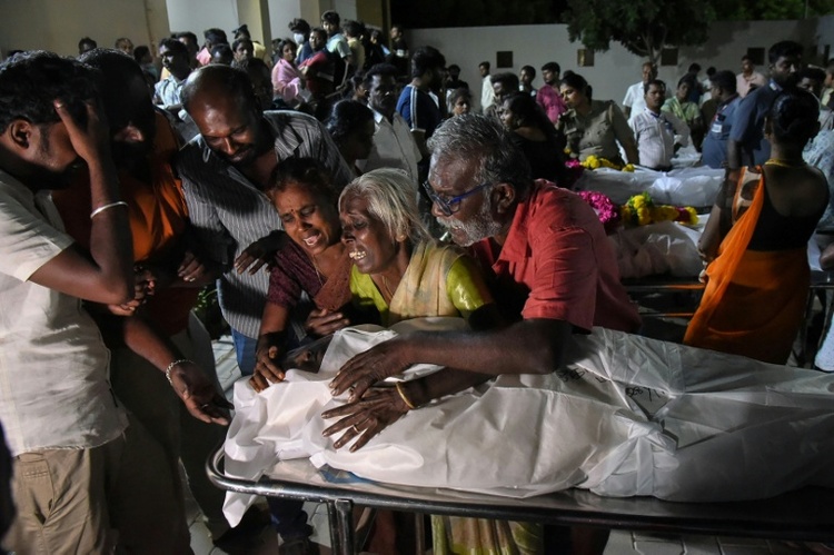 Gedränge bei sengender Hitze: 39 Tote bei Massenpanik in Indien