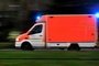 Krankenwagen hält auf Gleisen: Patientin stirbt bei Zusammenstoß mit Zug