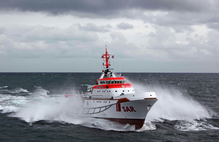 Segeljacht brennt in Lübecker Bucht - 73-jähriger Skipper gerettet