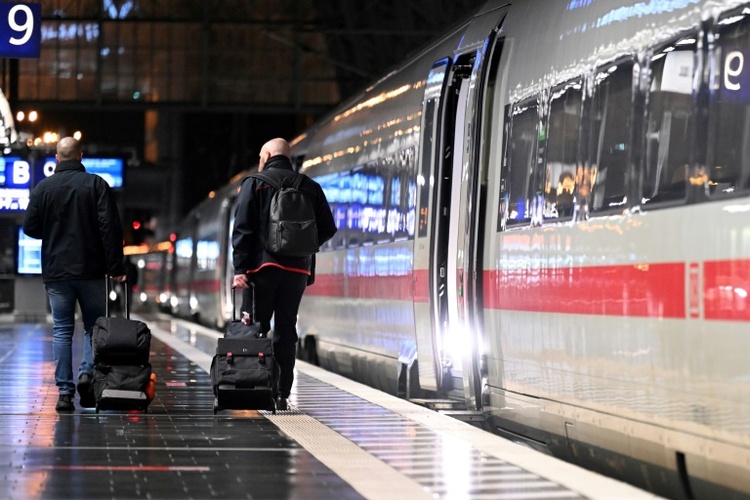 Deutsche Bahn: Pünktlichkeit im Fernverkehr im September auf neuem Tiefpunkt