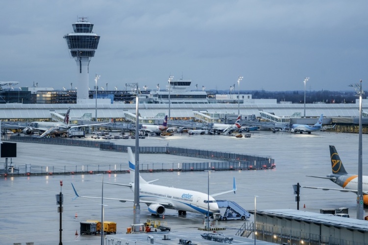 Drohnensichtungen am Flughafen München - Knapp 3000 Passagiere stranden wegen abgesagter Flüge
