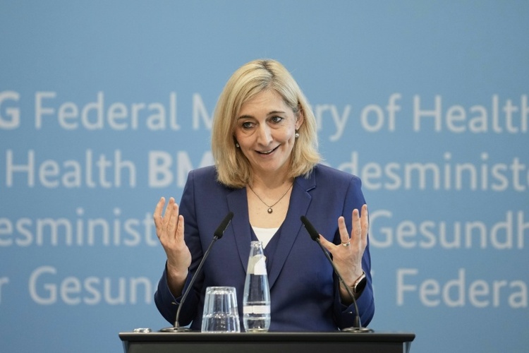 Bundesgesundheitsministerin Warken verteidigt Anpassungen bei Krankenhausreform