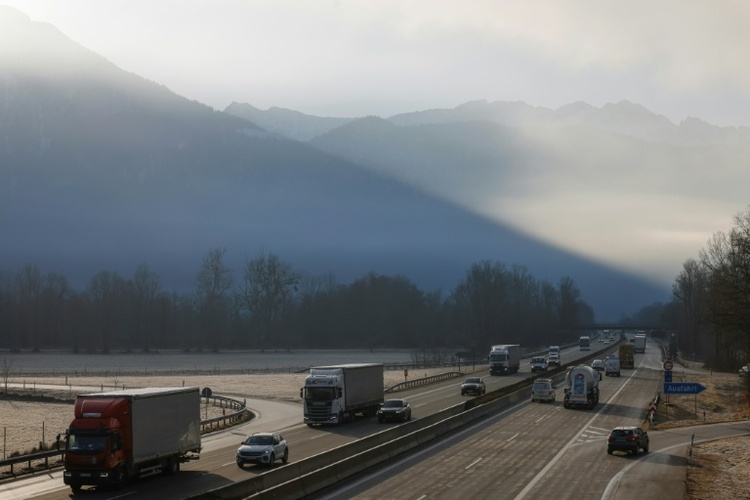 Erwartetes Wachstum bei Elektro-Lkw erfordert Ausbau der Ladeinfrastruktur
