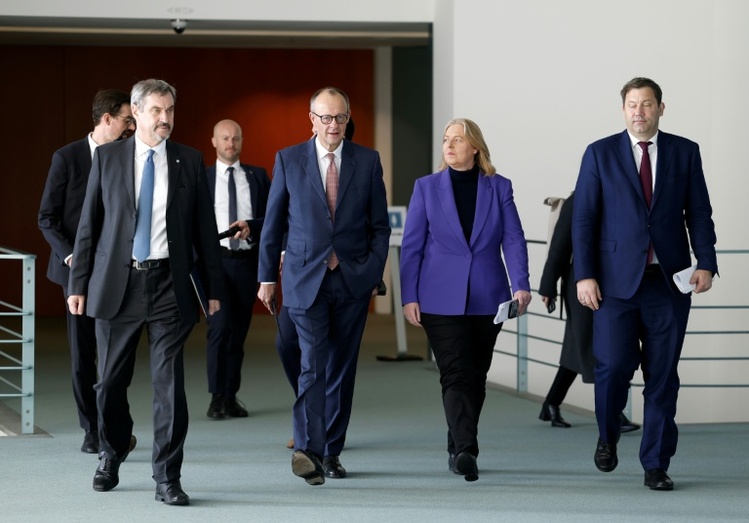 Koalition einig bei Bürgergeld-Sanktionen, Aktiv-Rente und Straßenbau