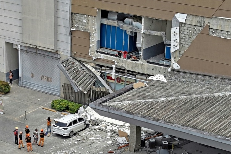 Mindestens acht Tote bei schwerem Erdbeben im Süden der Philippinen