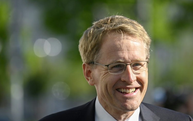 Neu entdeckte Höhlenkrabbe wird nach Kieler Regierungschef Günther benannt