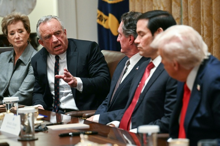 Trump verbreitet erneut unbelegte Theorien über Ursache von Autismus bei Kindern