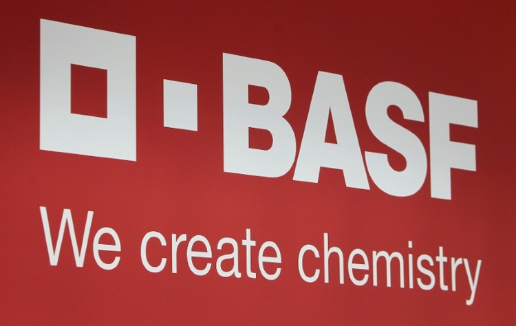 BASF überträgt Lacksparte an US-Unternehmen Carlyle