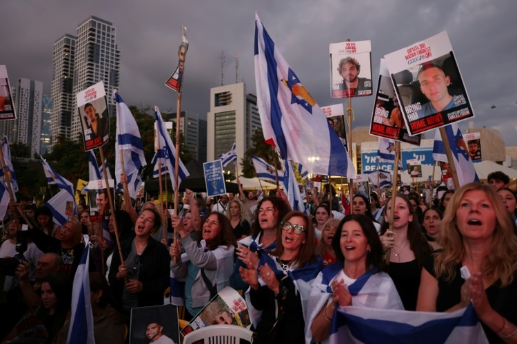 Menschen in Israel warten angespannt auf Freilassung der Geiseln