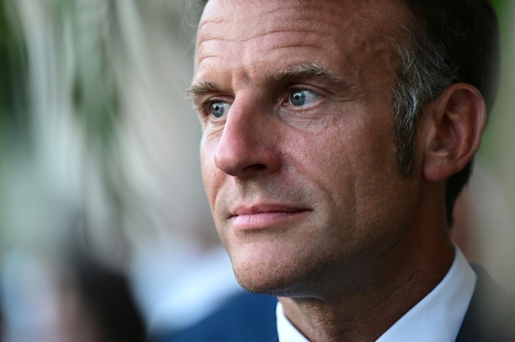 Macron: 