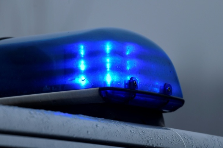 Fünf Verletzte bei Kollision zwischen Rettungswagen und Pkw