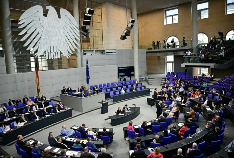 Bundestag berät über 